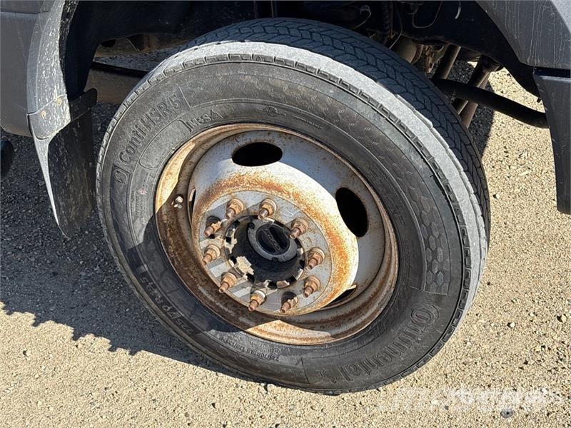 Ford F-550 4x4 Extended Cab Cab and Chassis Cabine en interieur