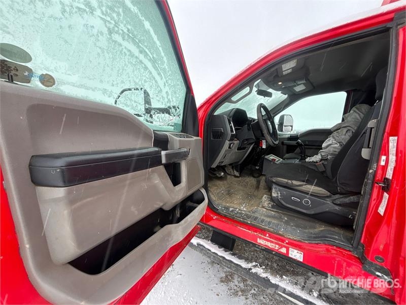 Ford F-550 4x4 Extended Cab Ultra High Pressure Fire Tr شاحنات حريق