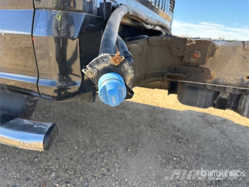 Ford F-550 4x4 Extended Cab Cab and Chassis Cabine en interieur