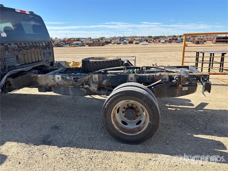 Ford F-550 4x4 Extended Cab Cab and Chassis Cabine en interieur