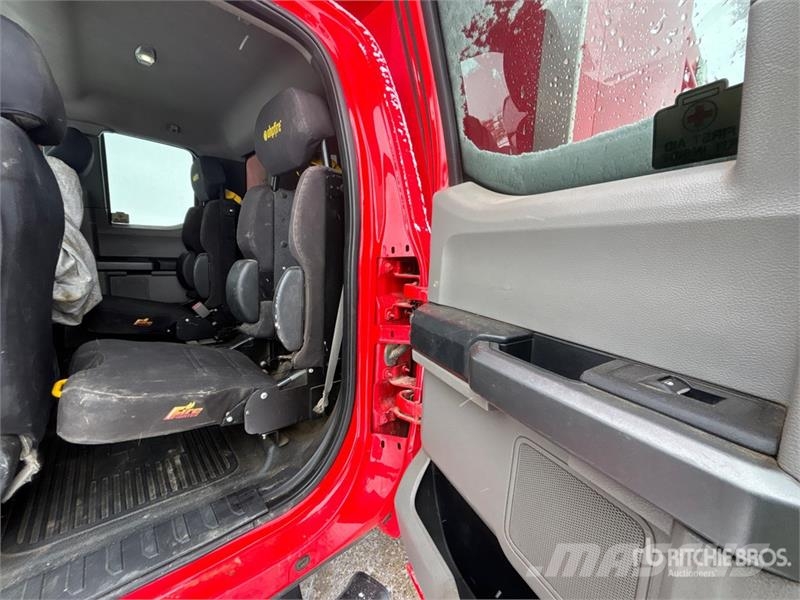 Ford F-550 4x4 Extended Cab Ultra High Pressure Fire Tr شاحنات حريق
