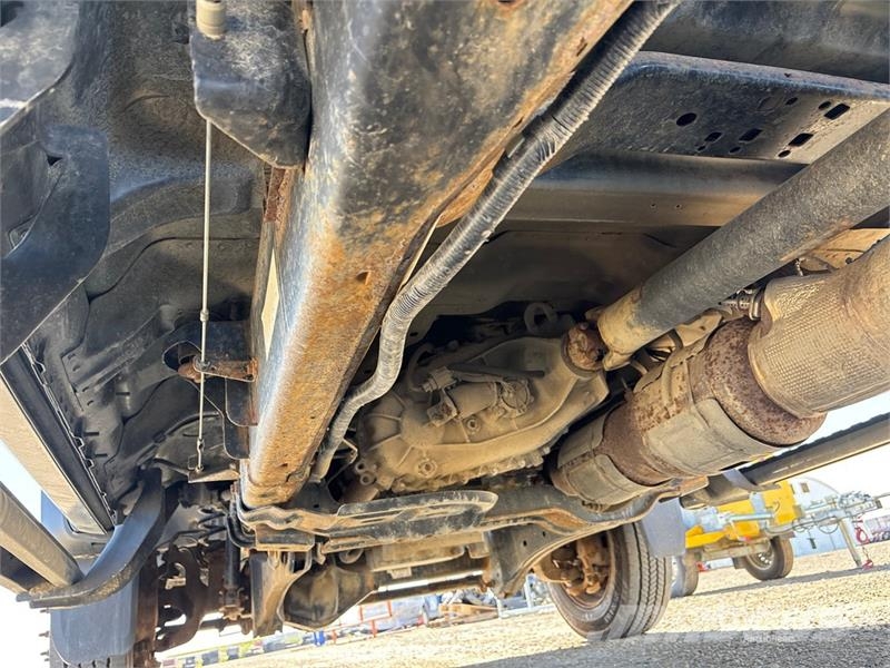 Ford F-550 4x4 Extended Cab Cab and Chassis Cabine en interieur