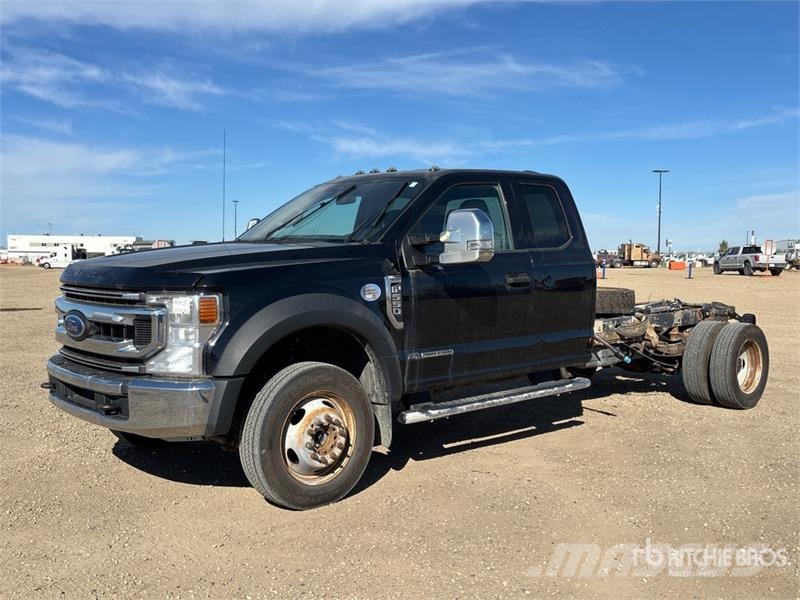 Ford F-550 4x4 Extended Cab Cab and Chassis Cabine en interieur