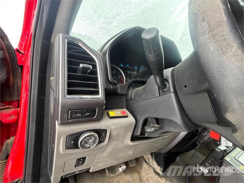 Ford F-550 4x4 Extended Cab Ultra High Pressure Fire Tr شاحنات حريق