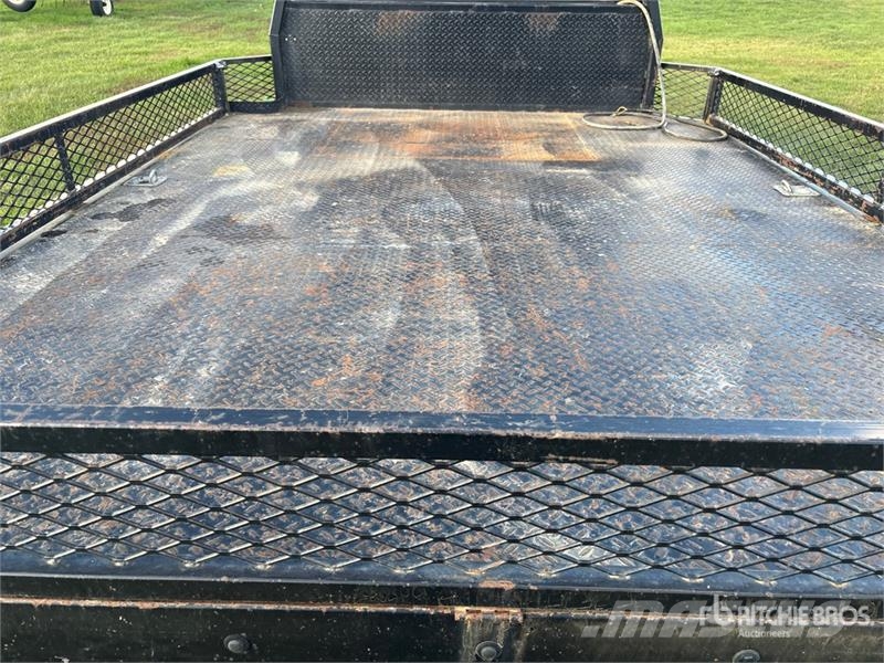 Ford F-550 4x4 Flatbed Truck Flakbilar