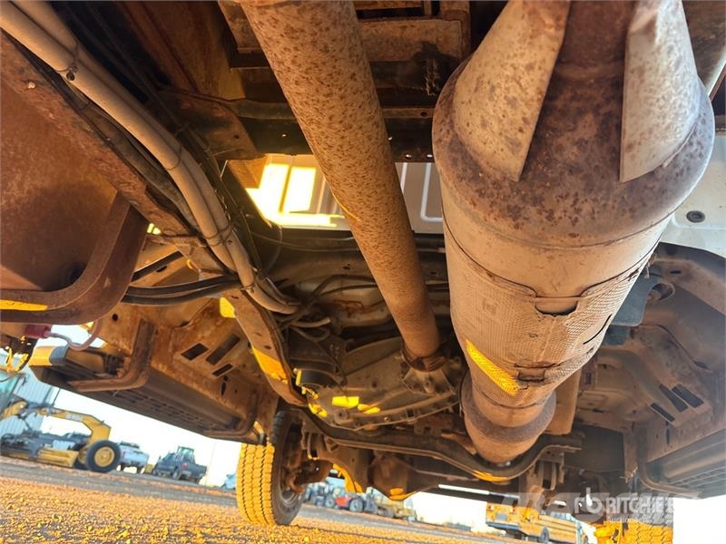 Ford F-550 4x4 Mud Mixing Truck Ostali kamioni