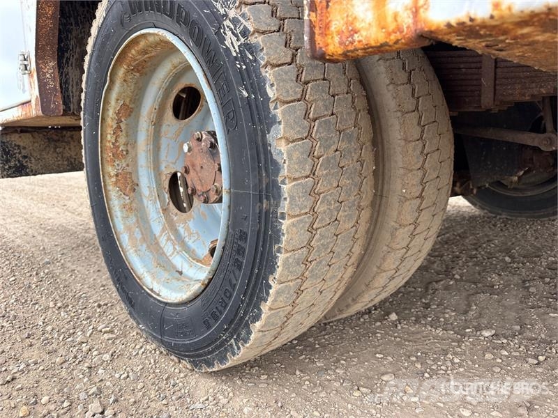 Ford F-550 4x4 Service Truck Közúti karbantartó haszongépek
