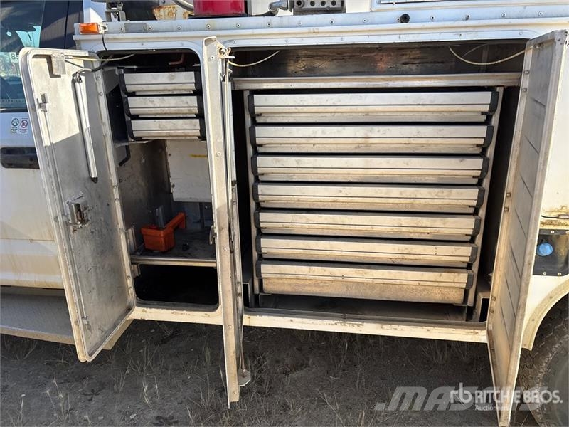 Ford F-550 4x4 Service Truck (Inoperable) Kommunalt / generelt kjøretøy