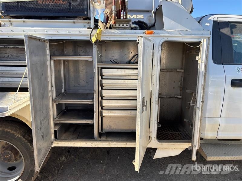 Ford F-550 4x4 Service Truck (Inoperable) Kommunalt / generelt kjøretøy