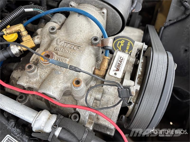 Ford F-550 4x4 Service Truck Közúti karbantartó haszongépek