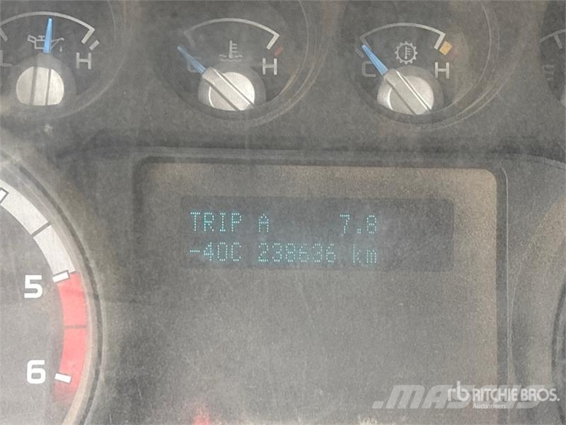 Ford F-550 4x4 Service Truck Közúti karbantartó haszongépek