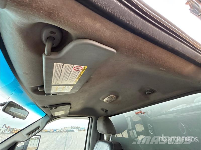 Ford F-550 4x4 Service Truck Közúti karbantartó haszongépek