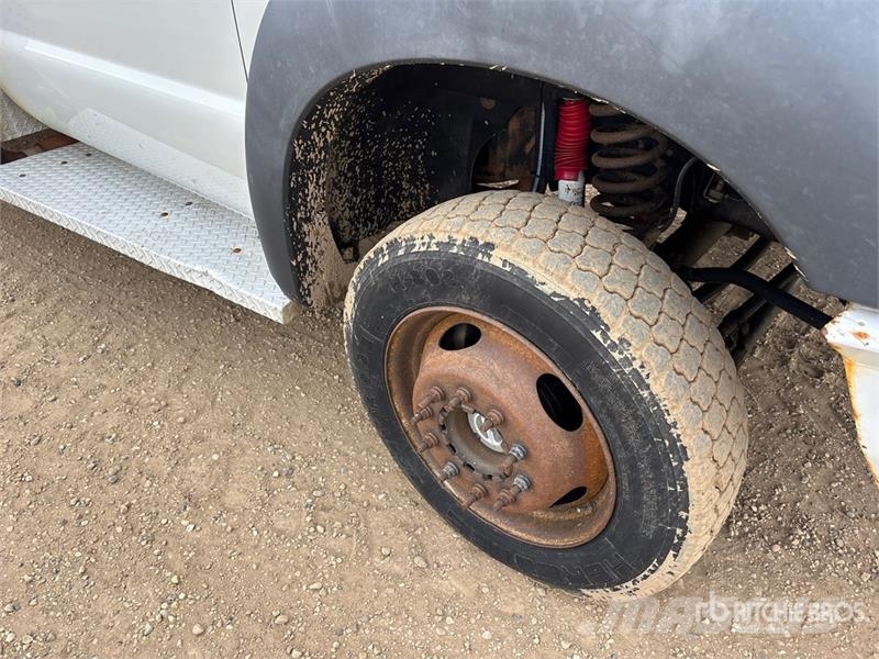 Ford F-550 4x4 Service Truck Közúti karbantartó haszongépek