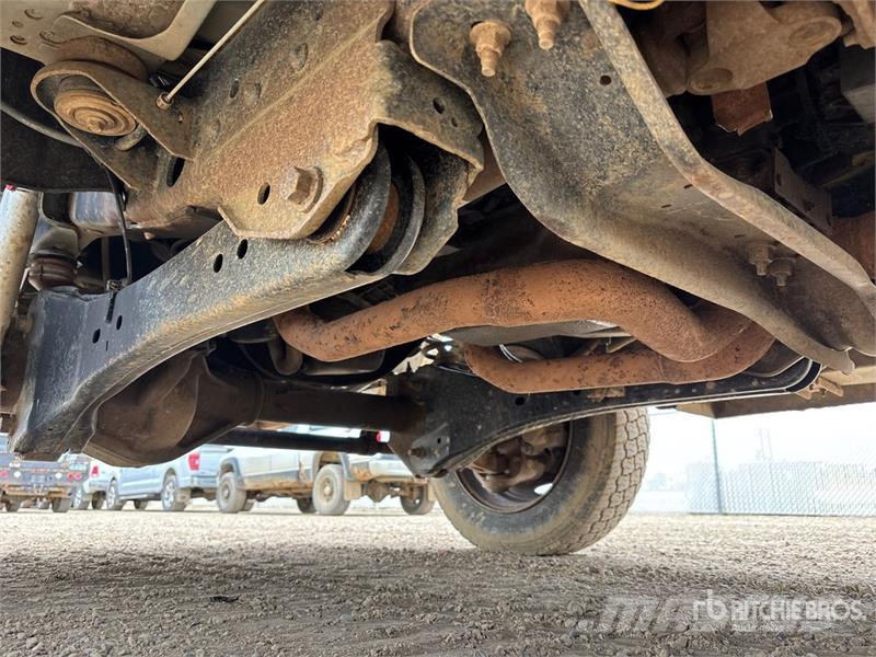 Ford F-550 4x4 Service Truck Közúti karbantartó haszongépek