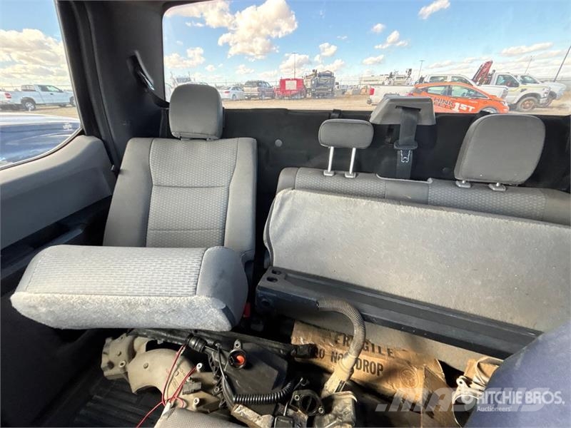 Ford F-550 Cab and Chassis (Inoperable) Kabiner og interiør