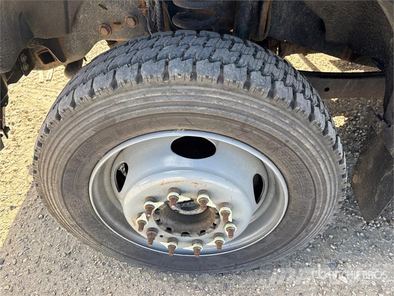 Ford F-550 Cab and Chassis (Inoperable) Kabiner og interiør