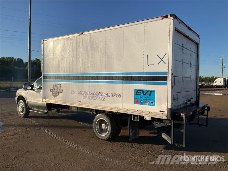 Ford F-550 Van Truck شاحنات ذات هيكل صندوقي