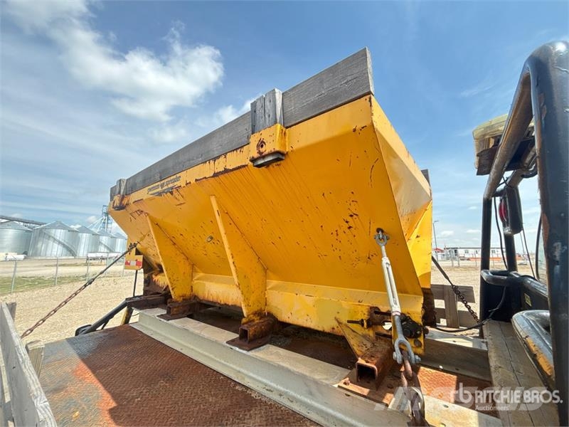 Ford F-550 XL 4x2 Snow Plow Truck Pilsētas atkritumvedēji