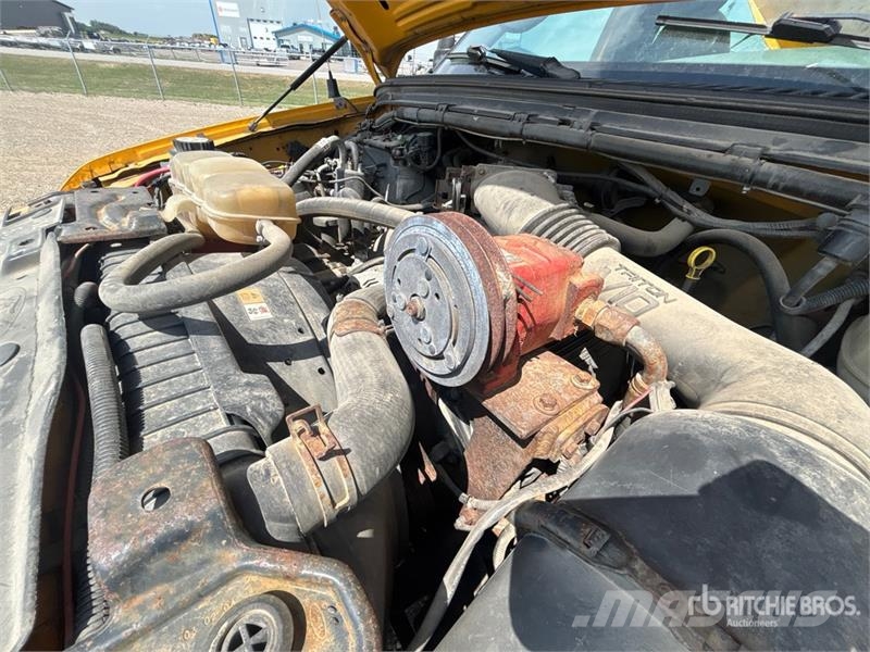 Ford F-550 XL 4x2 Snow Plow Truck Pilsētas atkritumvedēji