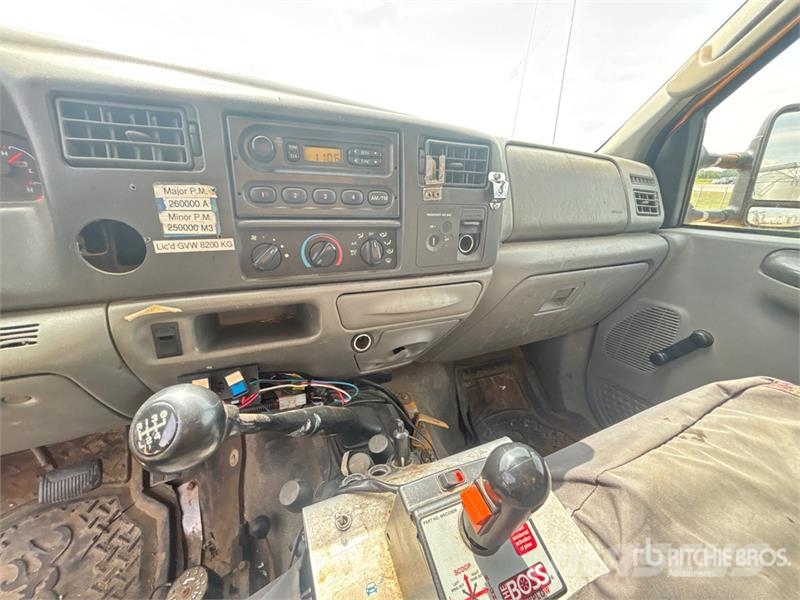 Ford F-550 XL 4x2 Snow Plow Truck Pilsētas atkritumvedēji