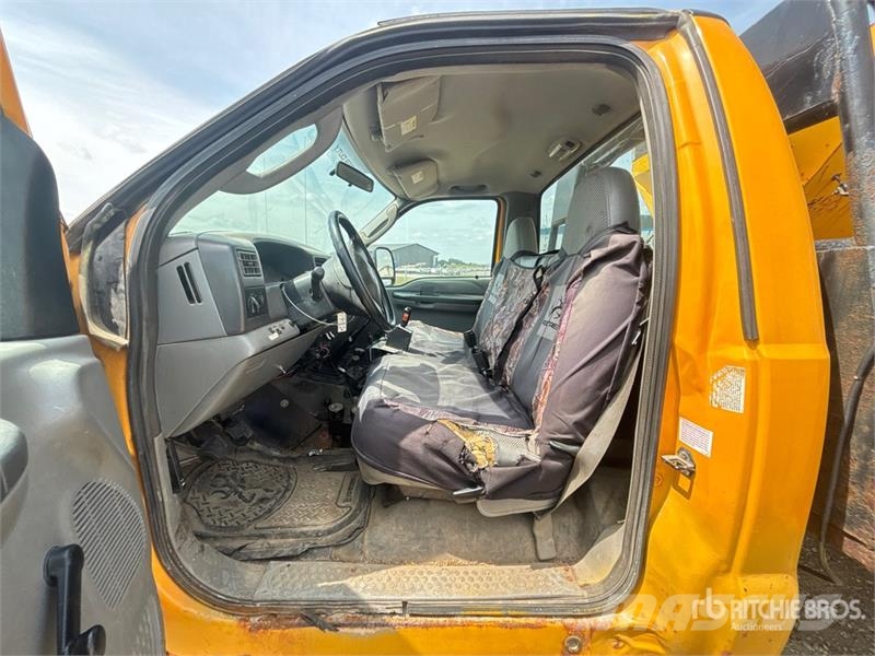 Ford F-550 XL 4x2 Snow Plow Truck Pilsētas atkritumvedēji