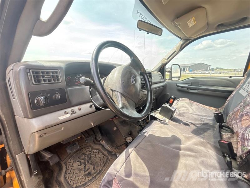 Ford F-550 XL 4x2 Snow Plow Truck Pilsētas atkritumvedēji
