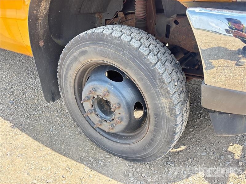 Ford F-550 XL 4x2 Snow Plow Truck Pilsētas atkritumvedēji