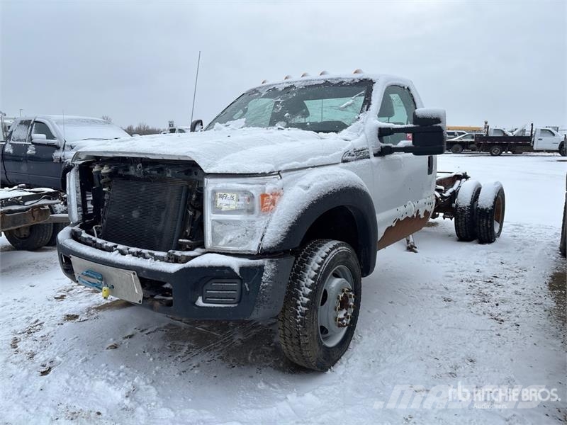 Ford F-550 XL 4x4 Cab and Chassis Kabine i unutrašnjost