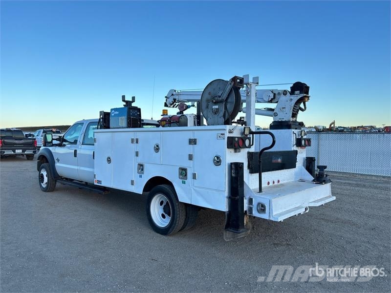 Ford F-550 XL 4x4 Crew Cab Service Truck Veicoli municipali