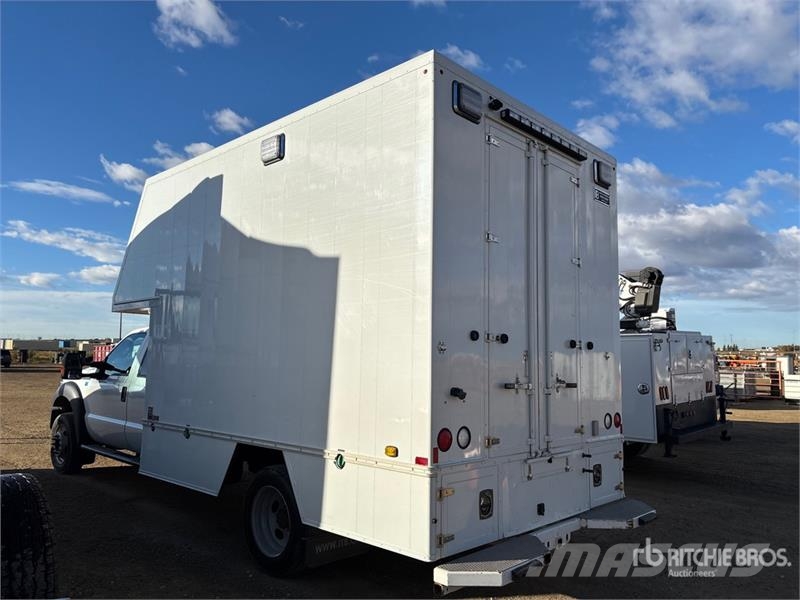 Ford F-550 XL 4x4 Crew Cab Utility Truck Pickup/Pritschenwagen