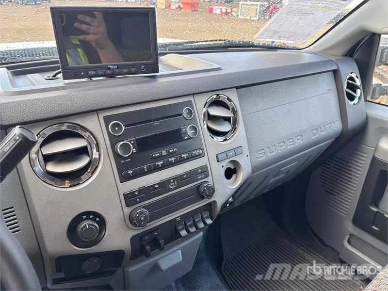 Ford F-550 XL 4x4 Crew Cab Utility Truck Pickup/Pritschenwagen