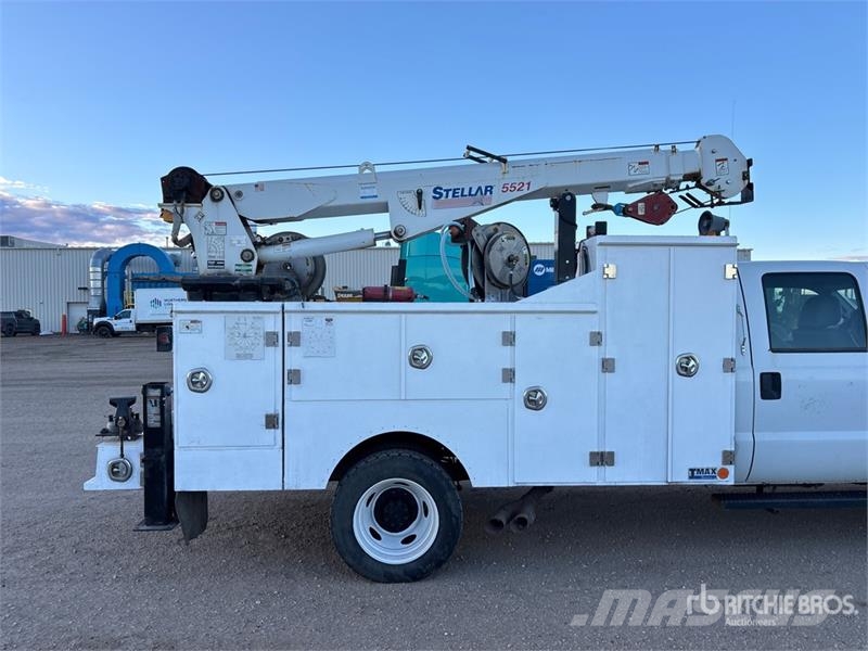 Ford F-550 XL 4x4 Crew Cab Service Truck Veicoli municipali