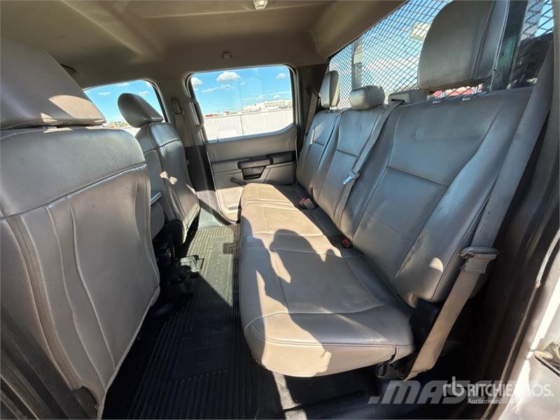 Ford F-550 XL 4x4 Crew Cab Flatbed Truck Camion con sponde ribaltabili