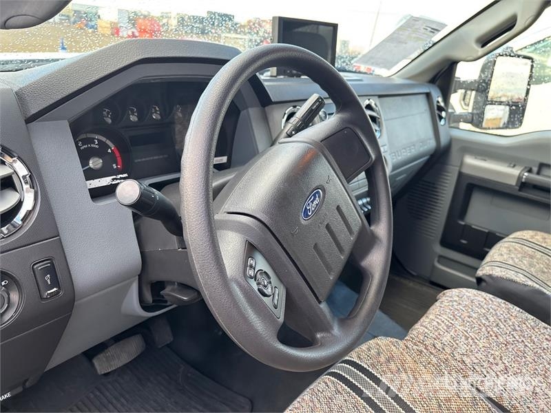 Ford F-550 XL 4x4 Crew Cab Utility Truck Pickup/Pritschenwagen