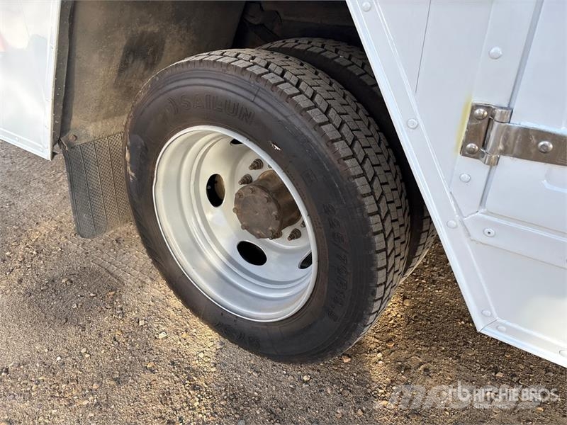 Ford F-550 XL 4x4 Crew Cab Utility Truck Pickup/Pritschenwagen