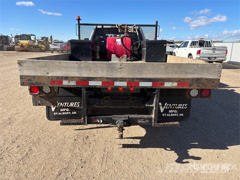 Ford F-550 XL 4x4 Crew Cab Flatbed Truck Camion con sponde ribaltabili