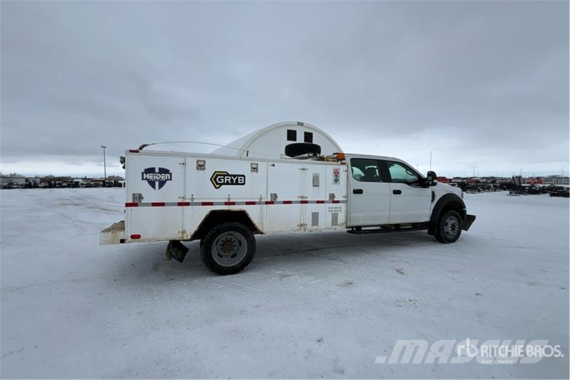 Ford F-550 XL 4x4 Crew Cab Utility Truck Prekucniki