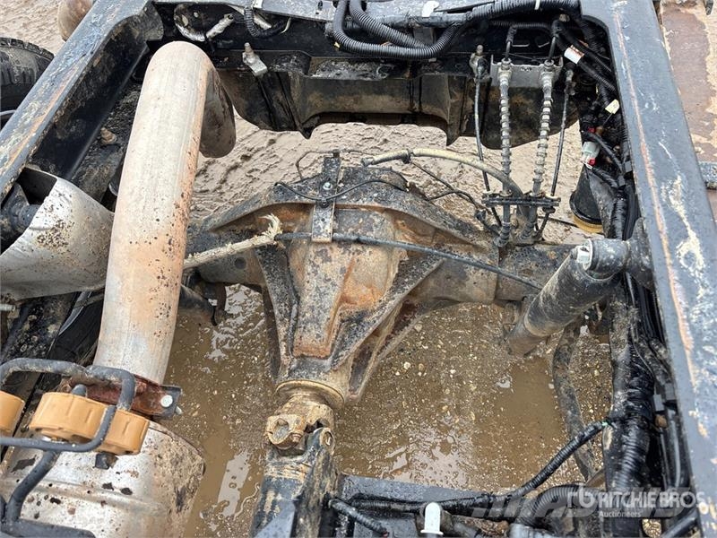 Ford F-550 XL 4x4 Crew Cab Cab and Chassis キャビン及び内装