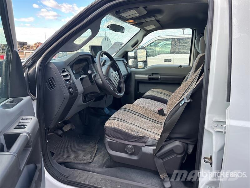 Ford F-550 XL 4x4 Crew Cab Utility Truck Pickup/Pritschenwagen