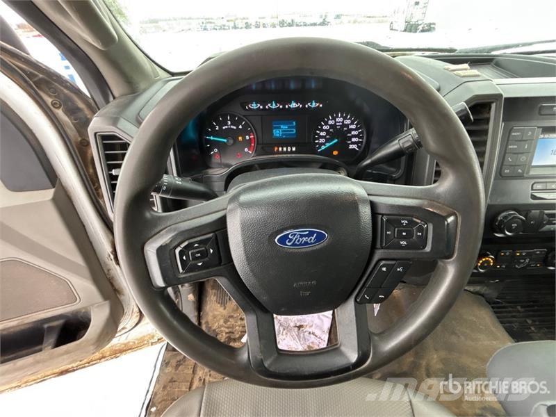 Ford F-550 XL 4x4 Crew Cab Utility Truck Prekucniki