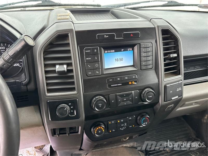 Ford F-550 XL 4x4 Crew Cab Utility Truck Prekucniki