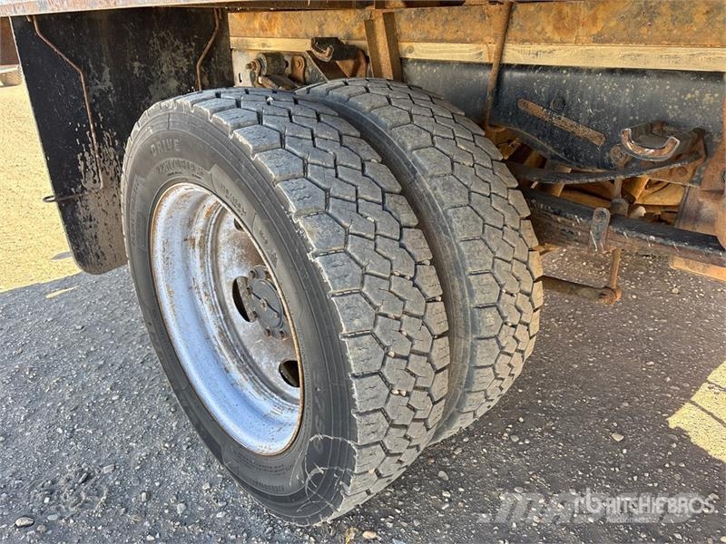 Ford F-550 XL 4x4 Crew Cab Flatbed Truck Camion con sponde ribaltabili