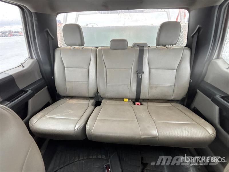 Ford F-550 XL 4x4 Crew Cab Utility Truck Prekucniki