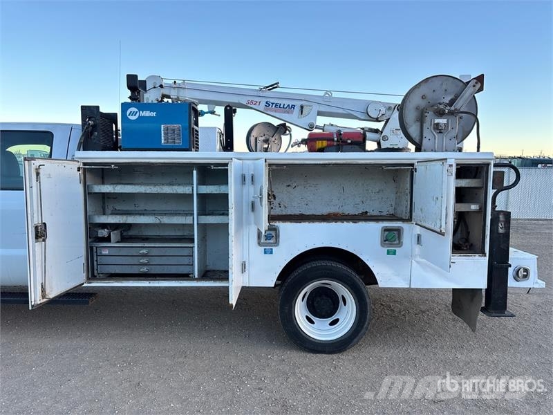 Ford F-550 XL 4x4 Crew Cab Service Truck Veicoli municipali