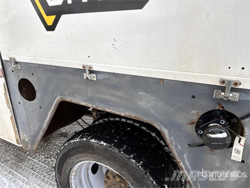 Ford F-550 XL 4x4 Crew Cab Utility Truck Prekucniki