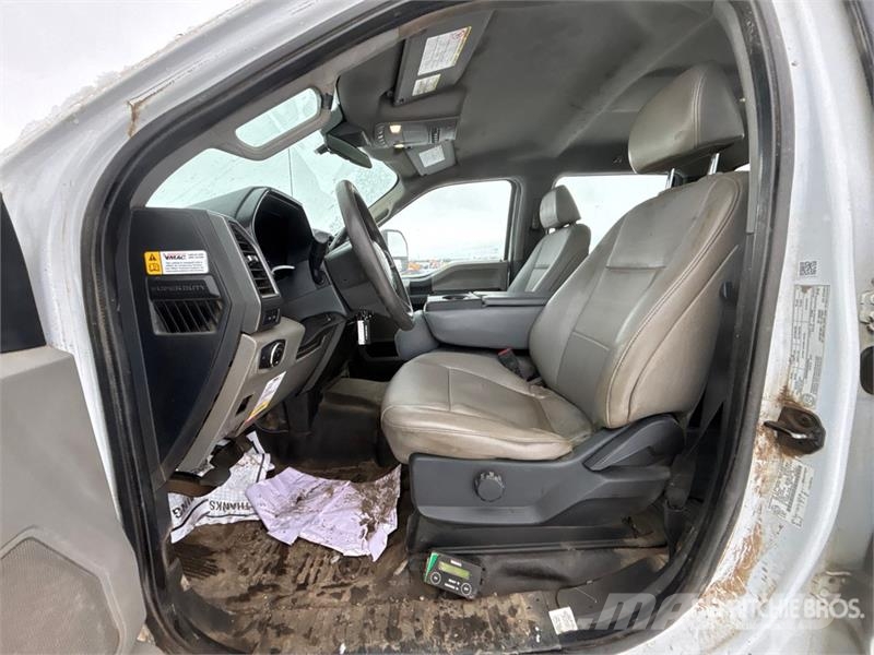 Ford F-550 XL 4x4 Crew Cab Utility Truck Prekucniki