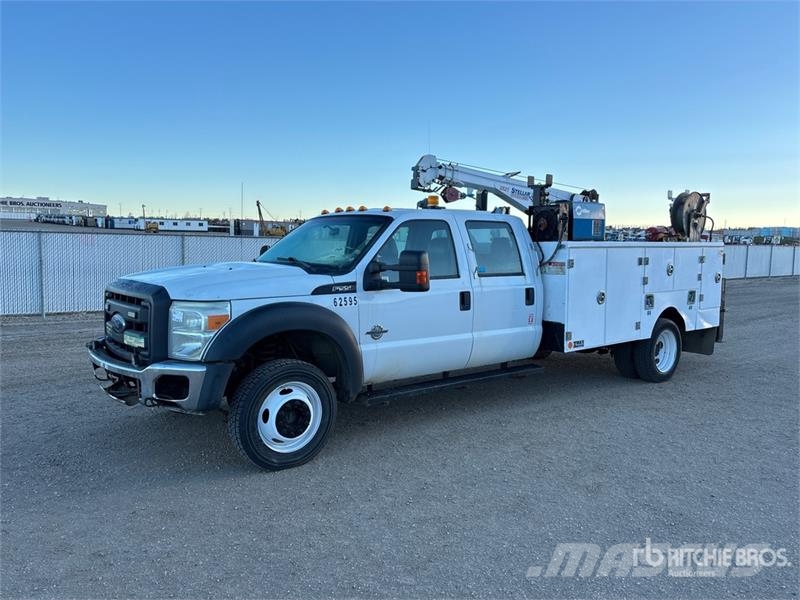 Ford F-550 XL 4x4 Crew Cab Service Truck Veicoli municipali