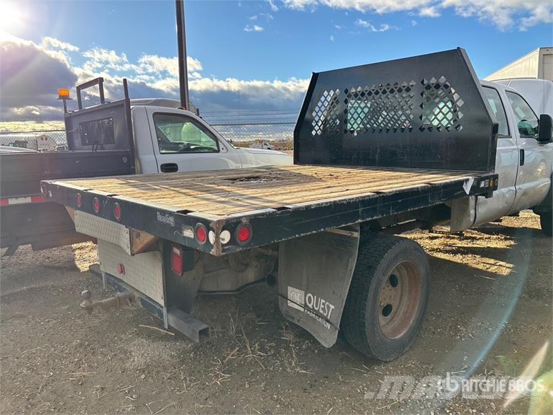 Ford F-550 XL 4x4 Crew Cab Flatbed Truck Platós / Ponyvás teherautók