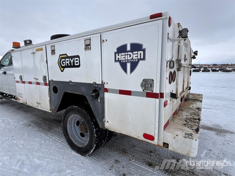 Ford F-550 XL 4x4 Crew Cab Utility Truck Prekucniki