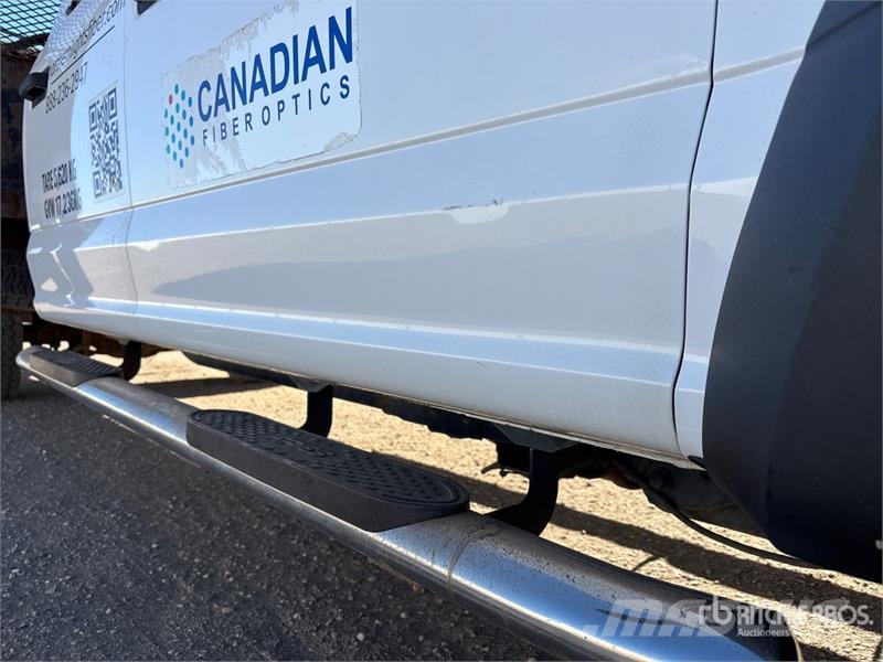 Ford F-550 XL 4x4 Crew Cab Flatbed Truck Camion con sponde ribaltabili